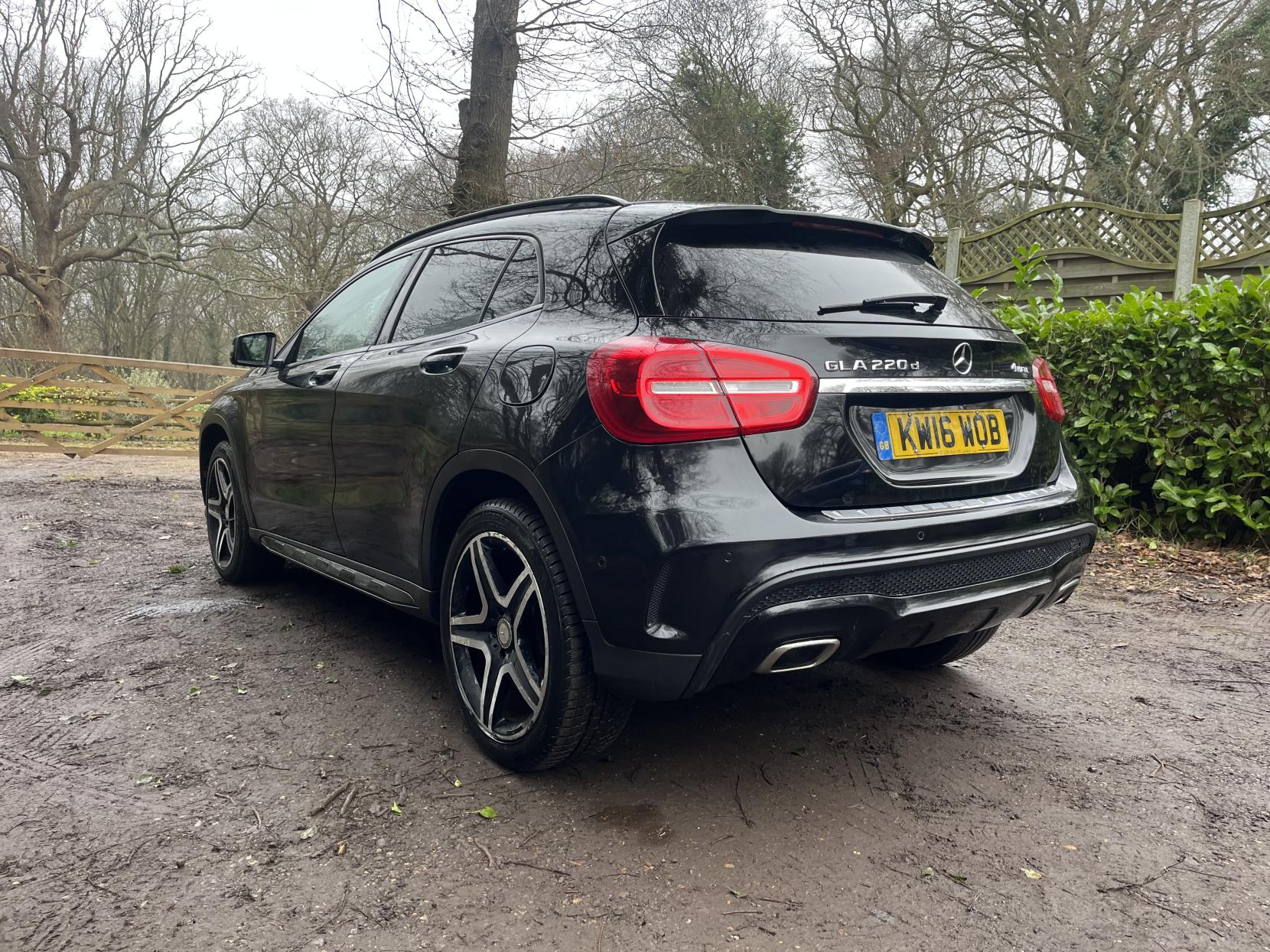 Mercedes-Benz GLA 2.1 GLA220d AMG Line (Premium) SUV 5dr Diesel 7G-DCT 4MATIC Euro 6 (s/s) (177 ps)