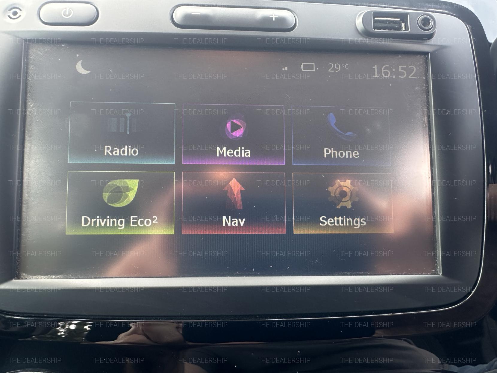 Renault Captur 0.9 TCe ENERGY Dynamique Nav SUV 5dr Petrol Manual Euro 6 (s/s) (90 ps)