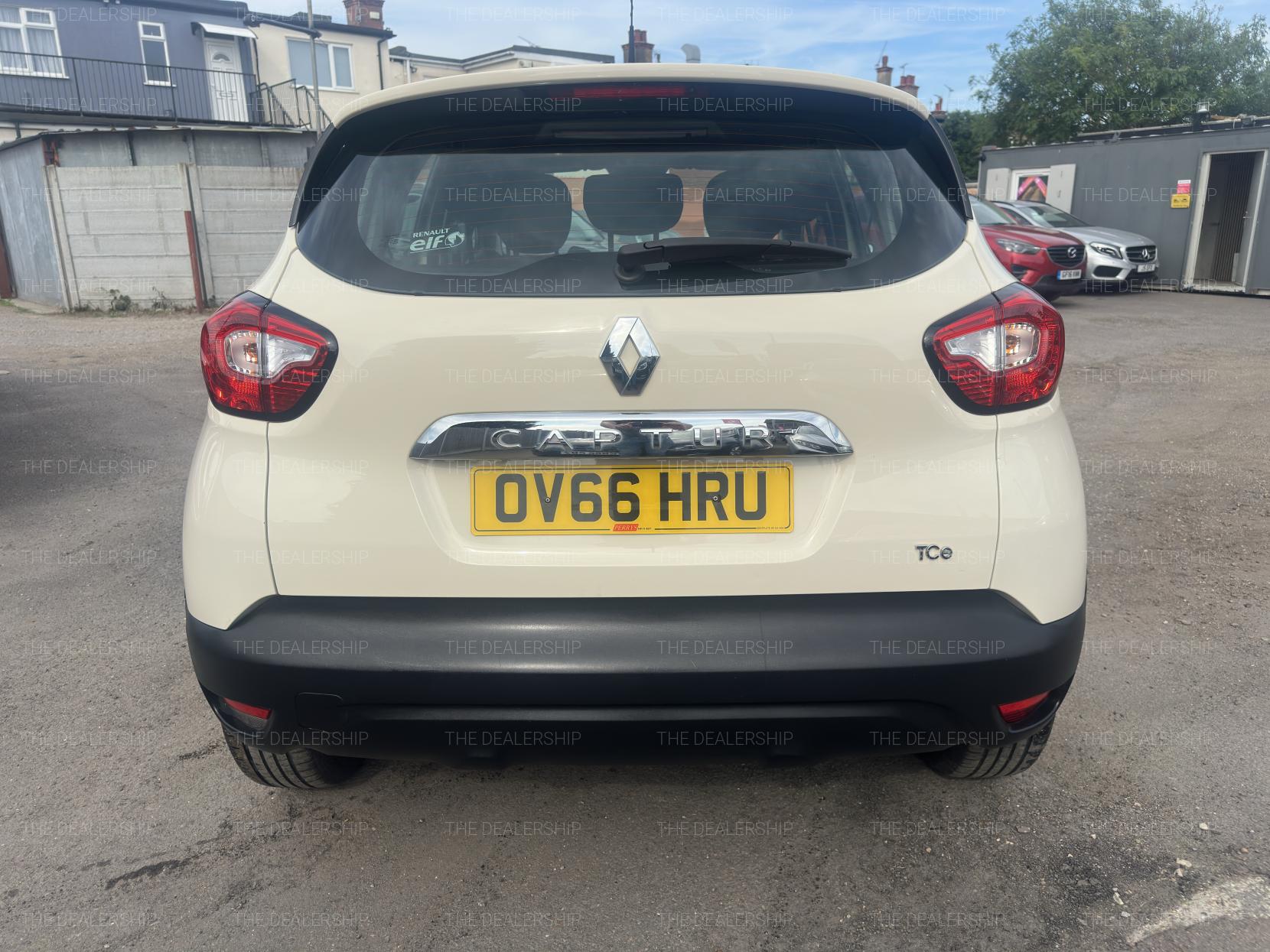 Renault Captur 0.9 TCe ENERGY Dynamique Nav SUV 5dr Petrol Manual Euro 6 (s/s) (90 ps)