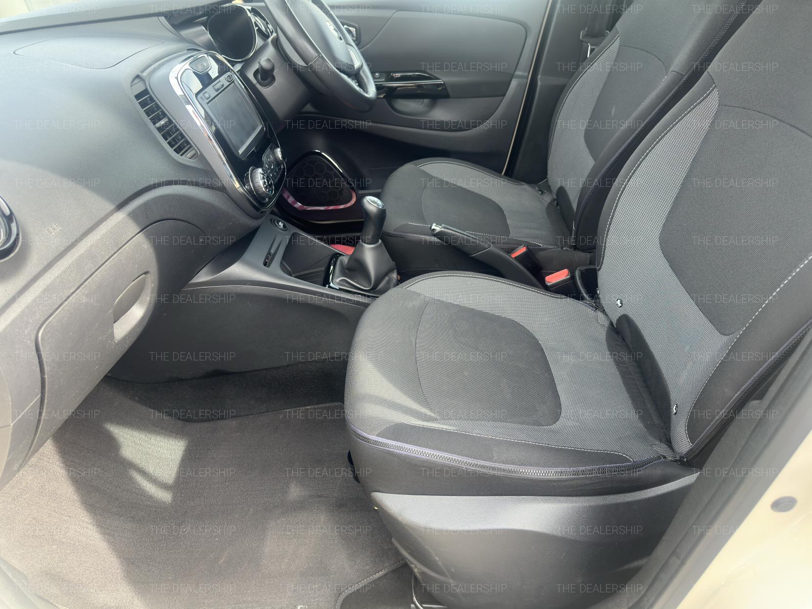 Renault Captur 0.9 TCe ENERGY Dynamique Nav SUV 5dr Petrol Manual Euro 6 (s/s) (90 ps)