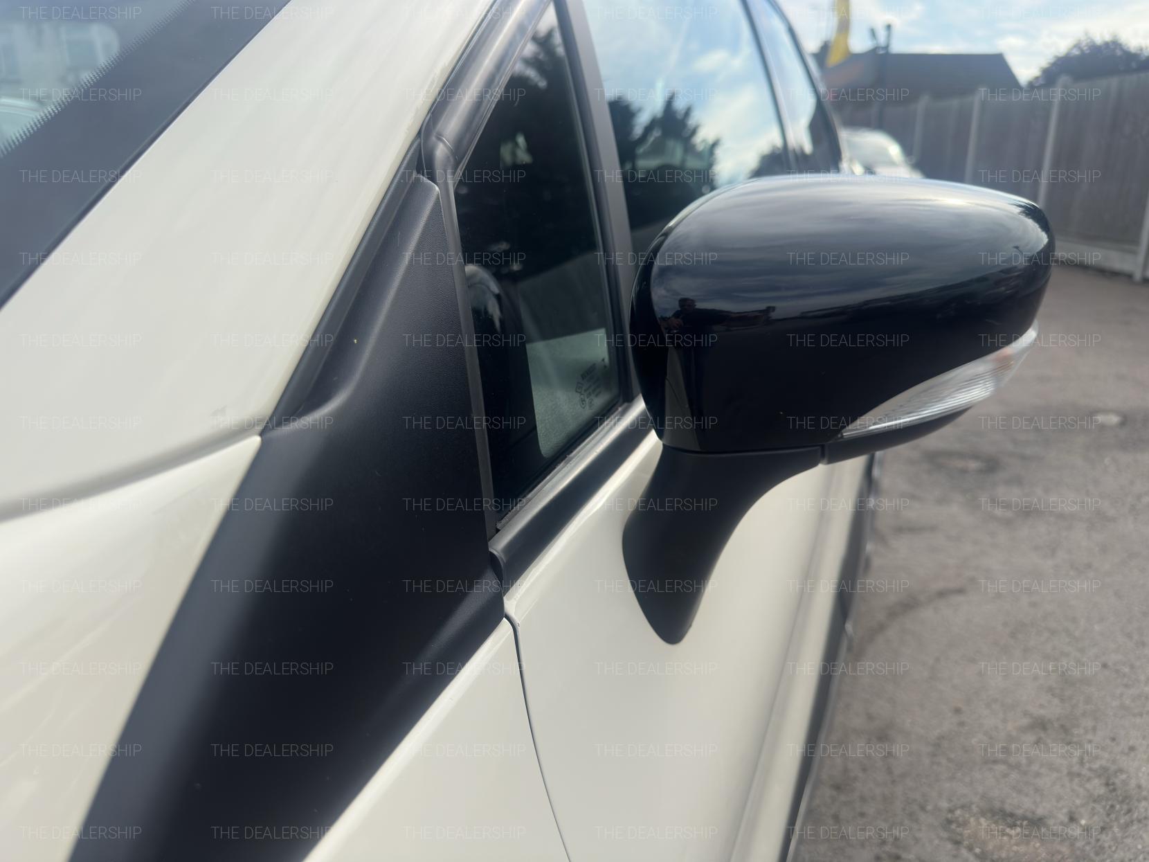 Renault Captur 0.9 TCe ENERGY Dynamique Nav SUV 5dr Petrol Manual Euro 6 (s/s) (90 ps)