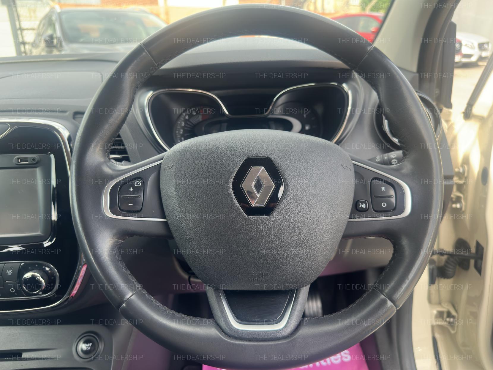 Renault Captur 0.9 TCe ENERGY Dynamique Nav SUV 5dr Petrol Manual Euro 6 (s/s) (90 ps)