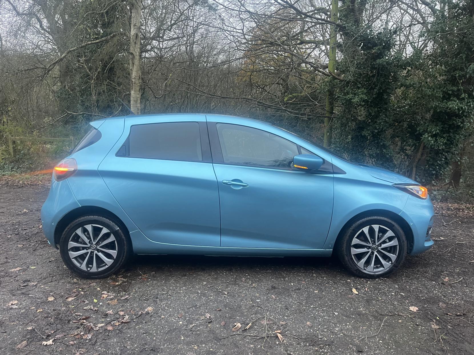 Renault Zoe R135 EV50 52kWh GT Line + Hatchback 5dr Electric Auto (Rapid Charge) (134 bhp)