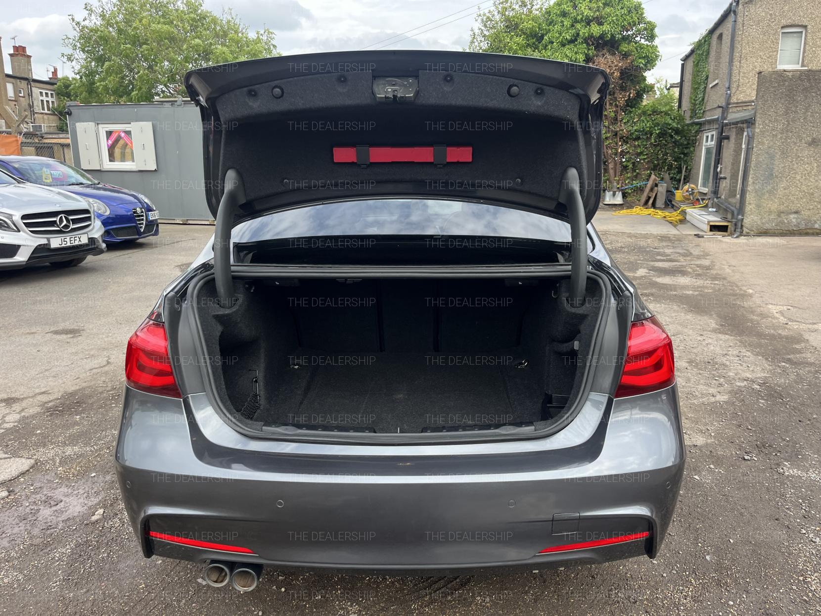 BMW 3 Series 2.0 320d M Sport Shadow Edition Saloon 4dr Diesel Manual Euro 6 (s/s) (190 ps)
