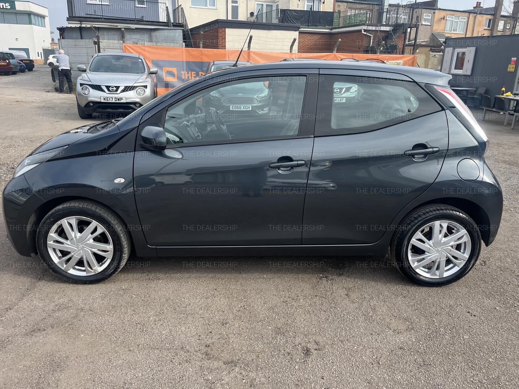 Toyota AYGO 1.0 VVT-i x-pression x-wave 5dr Petrol Manual Euro 5 Euro 5 (68 ps)