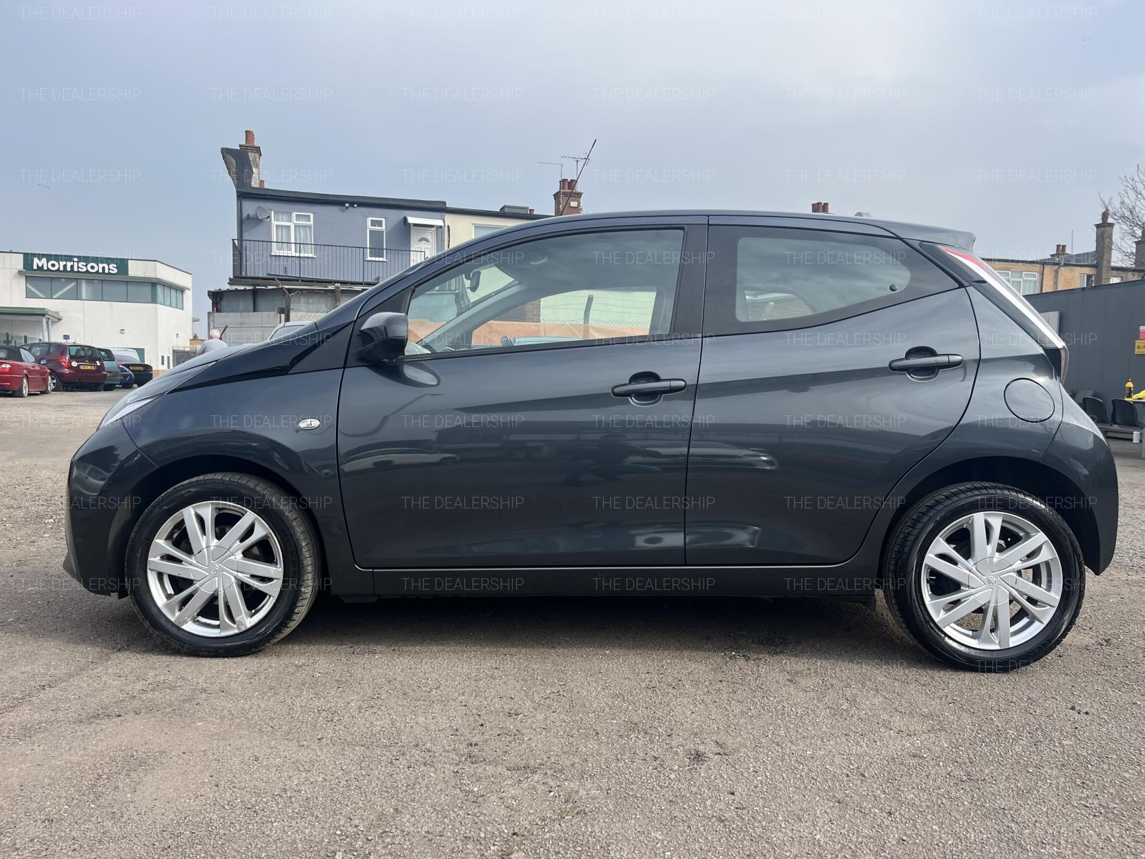 Toyota AYGO 1.0 VVT-i x-pression x-wave 5dr Petrol Manual Euro 5 Euro 5 (68 ps)