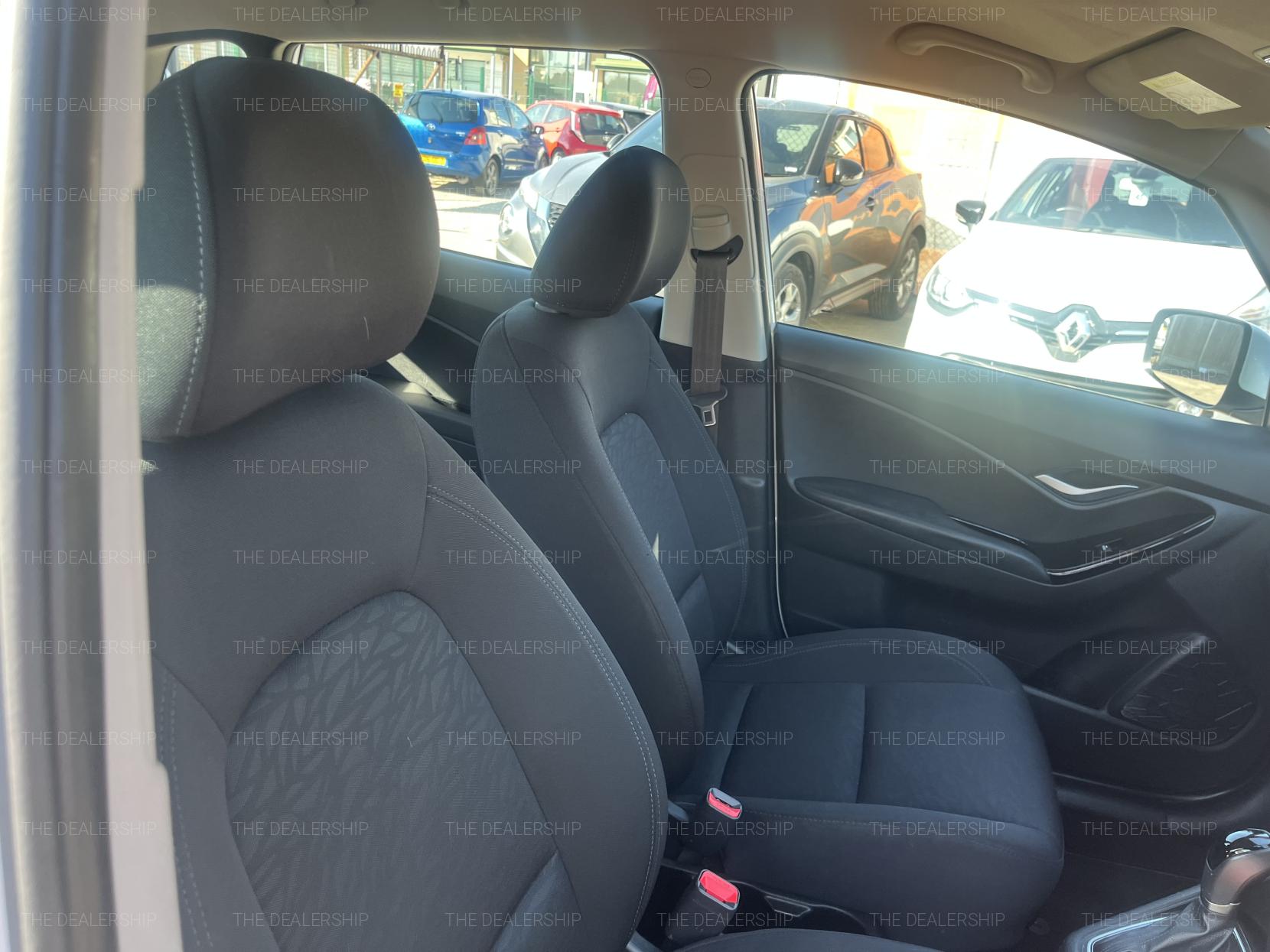 Hyundai ix20 1.6 SE Hatchback 5dr Petrol Auto Euro 6 (125 ps)