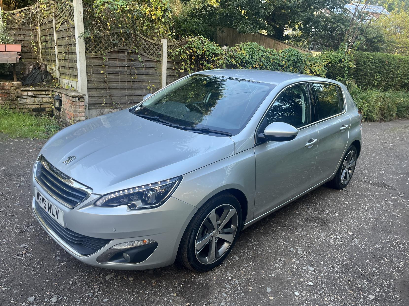 Peugeot 308 1.2 PureTech Allure Hatchback 5dr Petrol Manual Euro 6 (s/s) (110 ps)