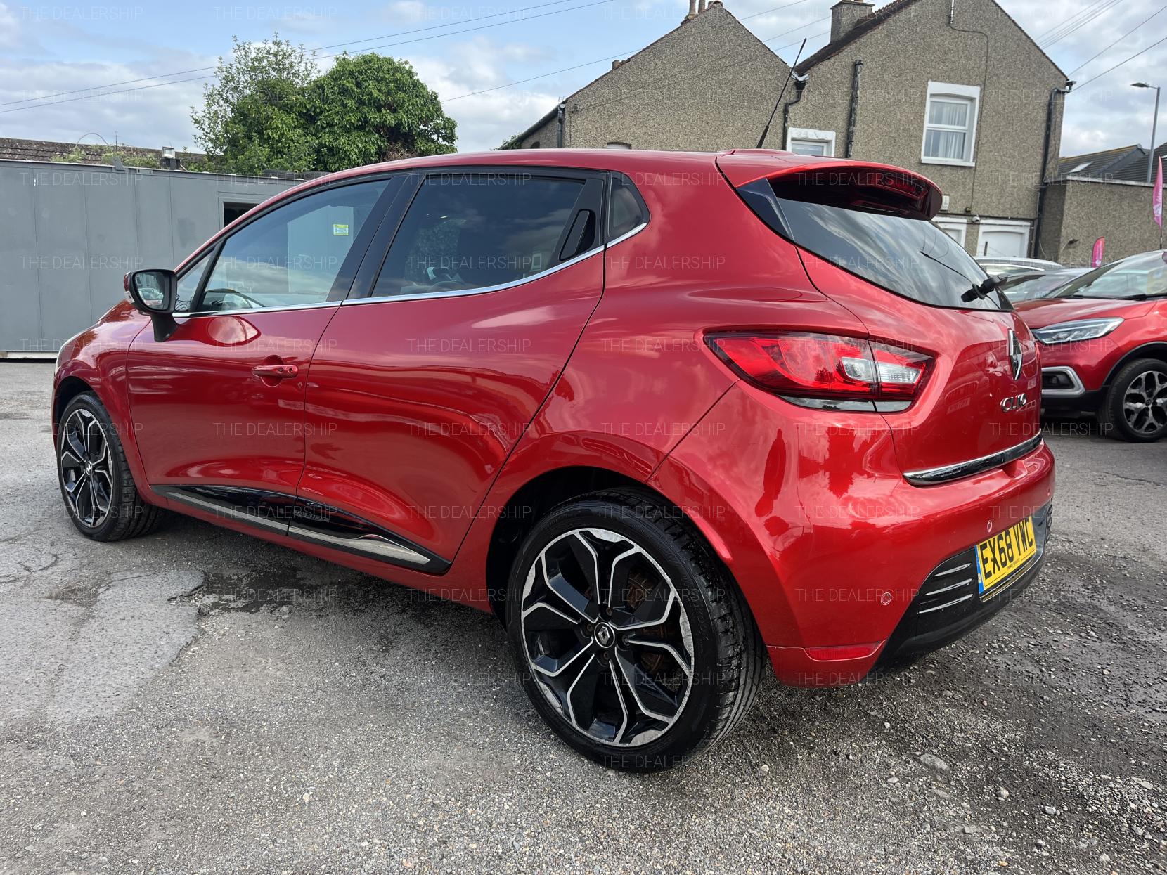 Renault Clio 0.9 TCe Iconic Hatchback 5dr Petrol Manual Euro 6 (s/s) (90 ps)