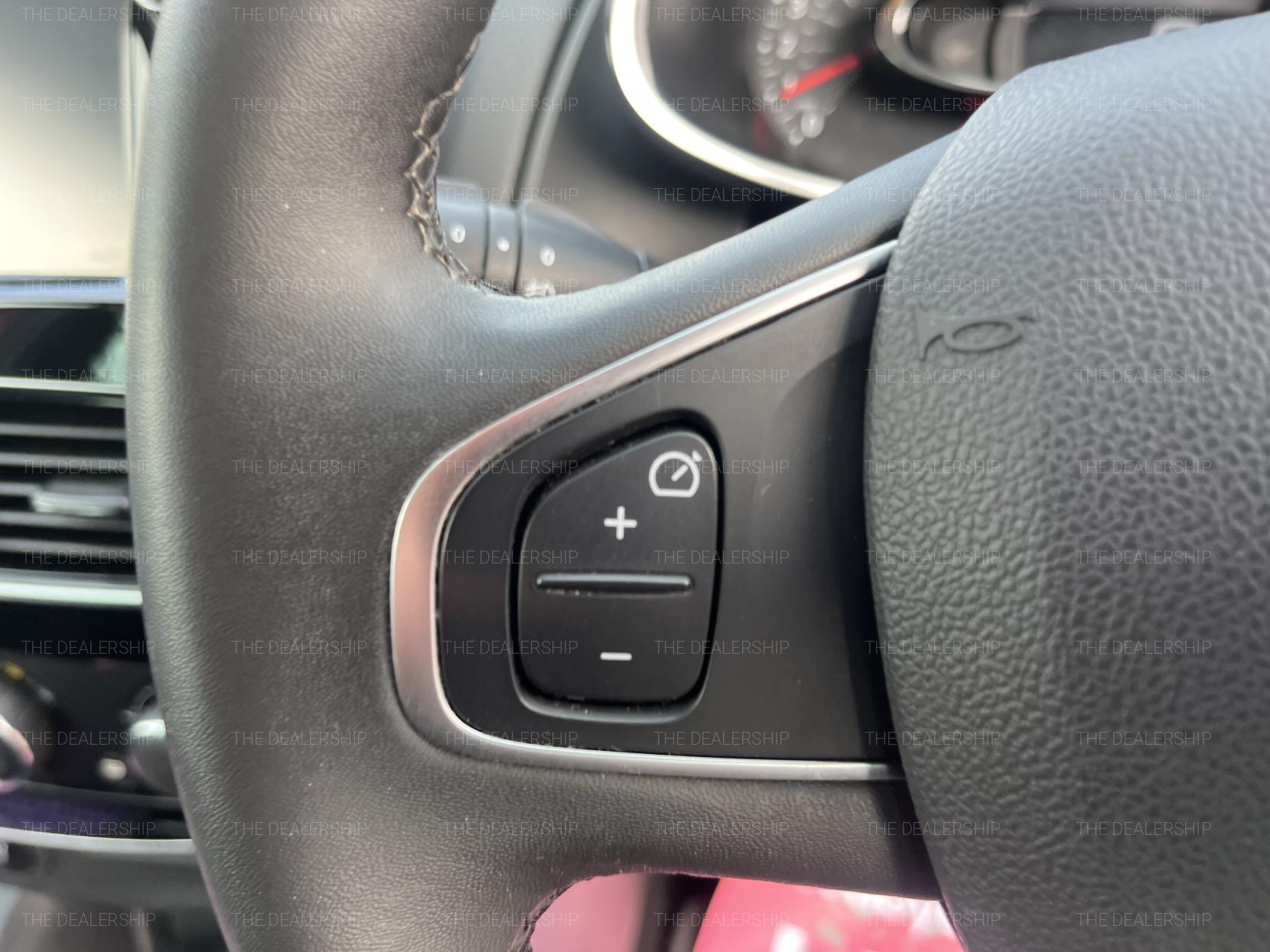 Renault Clio 0.9 TCe Iconic Hatchback 5dr Petrol Manual Euro 6 (s/s) (90 ps)
