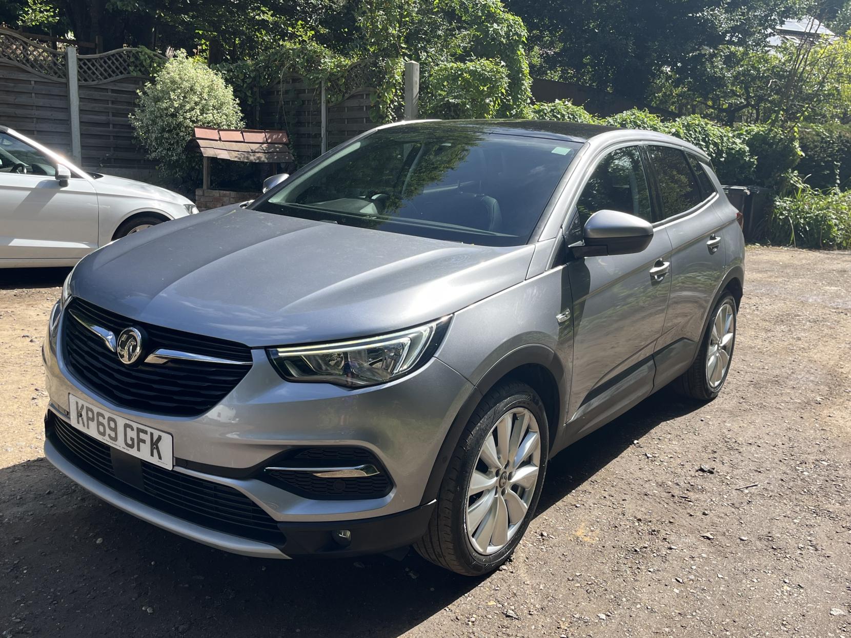 Vauxhall Grandland X 1.2 Turbo Elite Nav SUV 5dr Petrol Auto 8Spd Euro 6 (s/s) (130 ps)