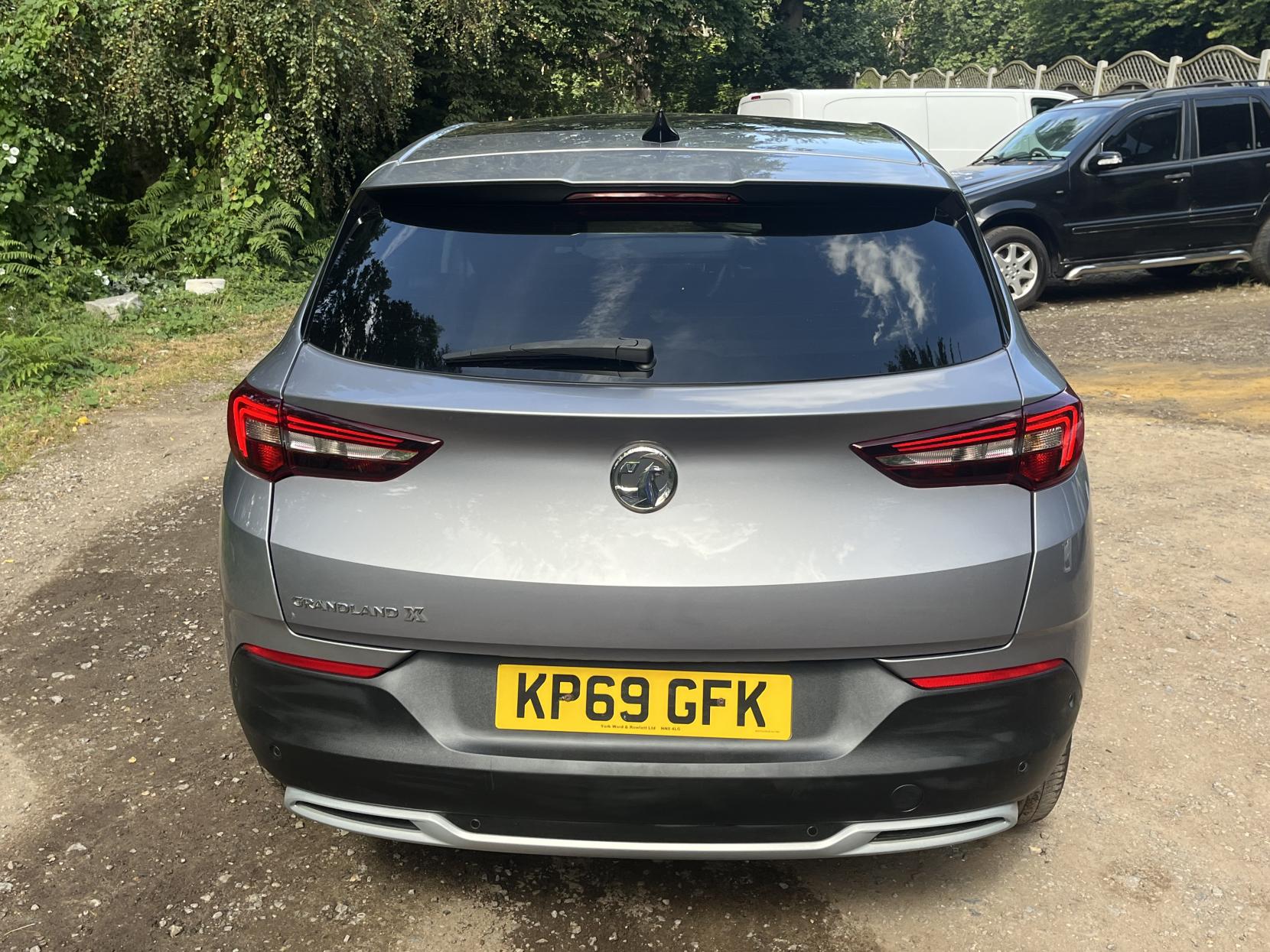 Vauxhall Grandland X 1.2 Turbo Elite Nav SUV 5dr Petrol Auto 8Spd Euro 6 (s/s) (130 ps)