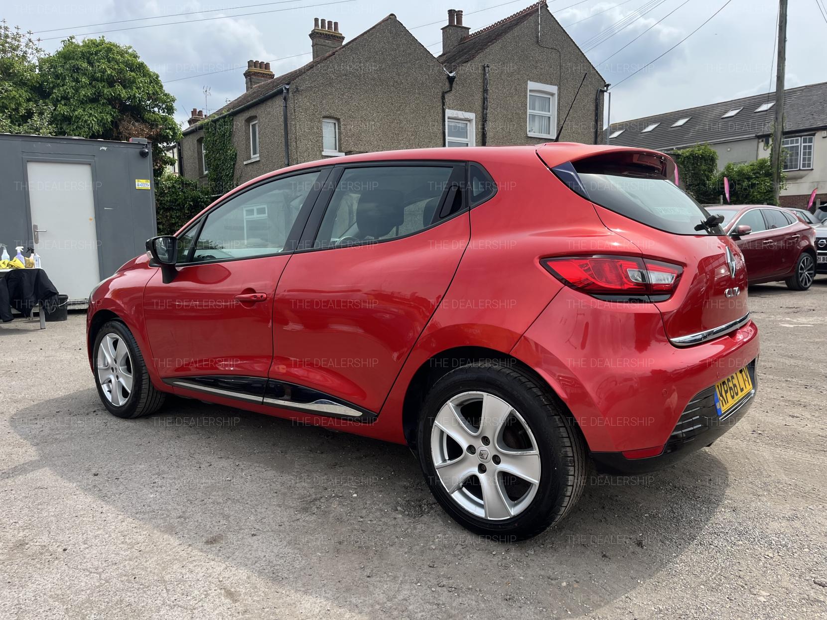 Renault Clio 1.2 16V Dynamique Nav Hatchback 5dr Petrol Manual Euro 6 (75 ps)