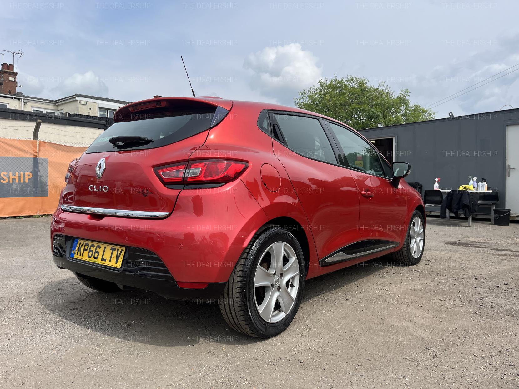 Renault Clio 1.2 16V Dynamique Nav Hatchback 5dr Petrol Manual Euro 6 (75 ps)