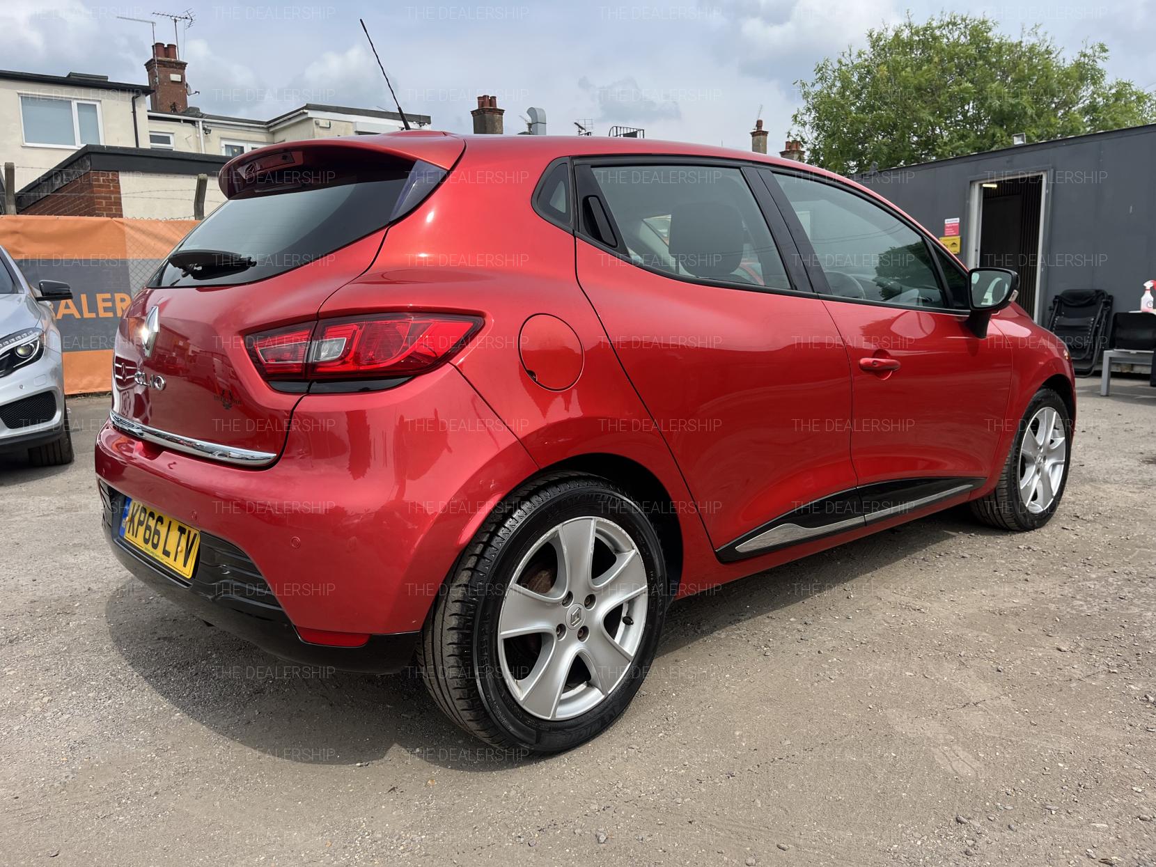 Renault Clio 1.2 16V Dynamique Nav Hatchback 5dr Petrol Manual Euro 6 (75 ps)