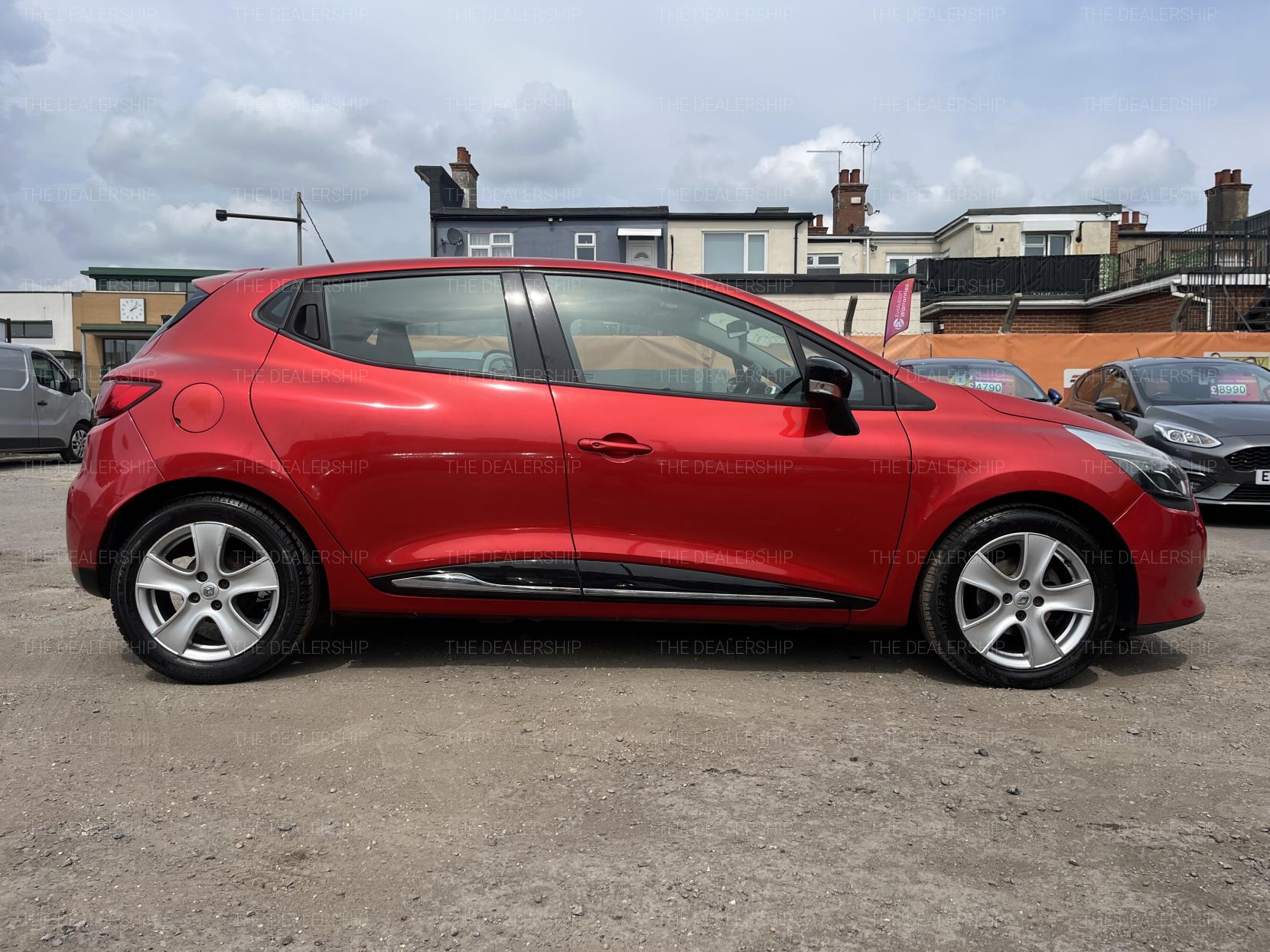 Renault Clio 1.2 16V Dynamique Nav Hatchback 5dr Petrol Manual Euro 6 (75 ps)