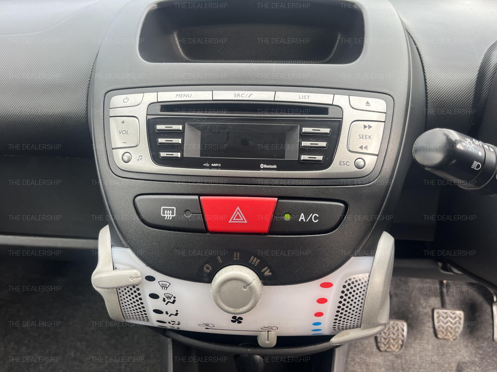 Peugeot 107 1.0 12V Allure Hatchback 3dr Petrol Manual Euro 5 (68 ps)