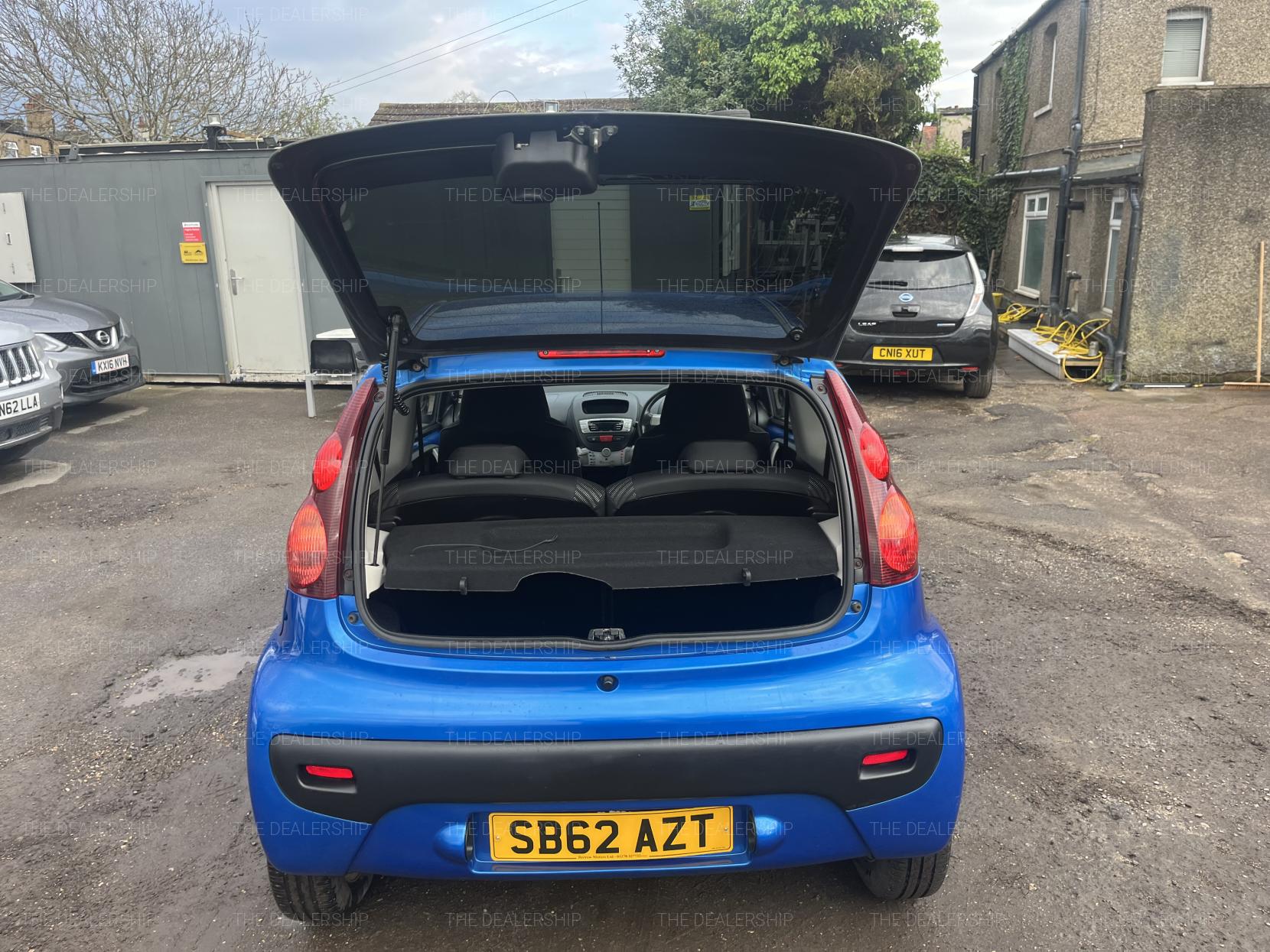 Peugeot 107 1.0 12V Allure Hatchback 3dr Petrol Manual Euro 5 (68 ps)