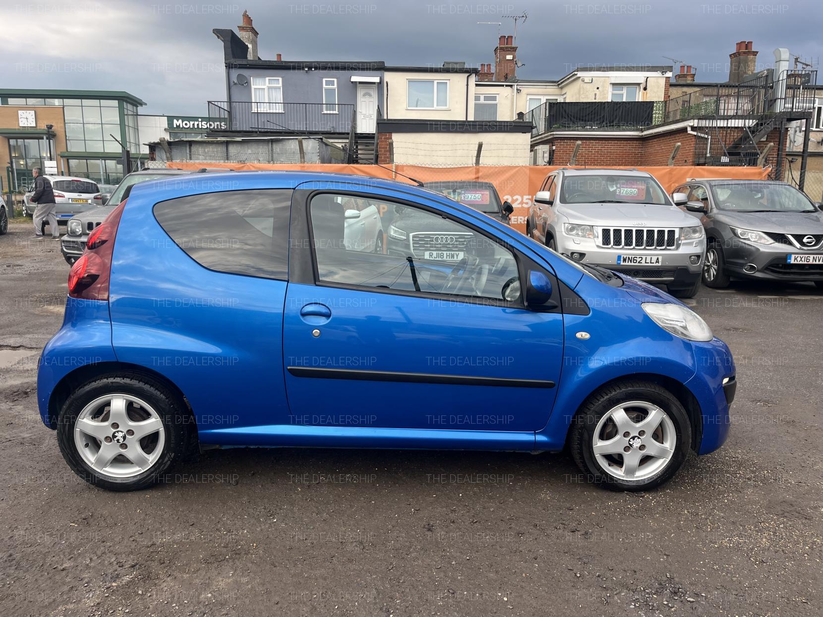 Peugeot 107 1.0 12V Allure Hatchback 3dr Petrol Manual Euro 5 (68 ps)