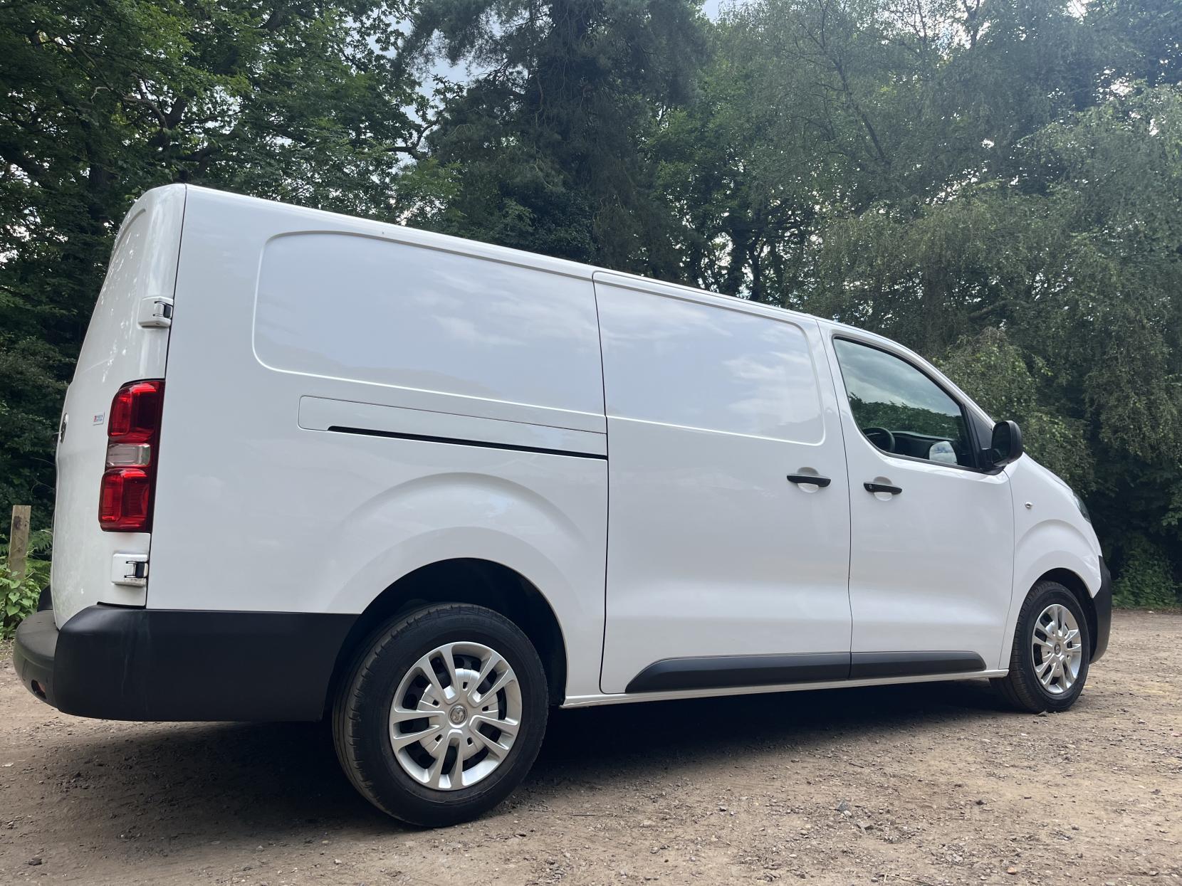 Vauxhall Vivaro 1.5 Turbo D 2900 Dynamic Panel Van 6dr Diesel Manual L2 H1 Euro 6 (s/s) (100 ps)