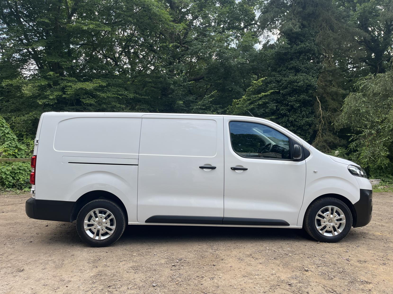 Vauxhall Vivaro 1.5 Turbo D 2900 Dynamic Panel Van 6dr Diesel Manual L2 H1 Euro 6 (s/s) (100 ps)