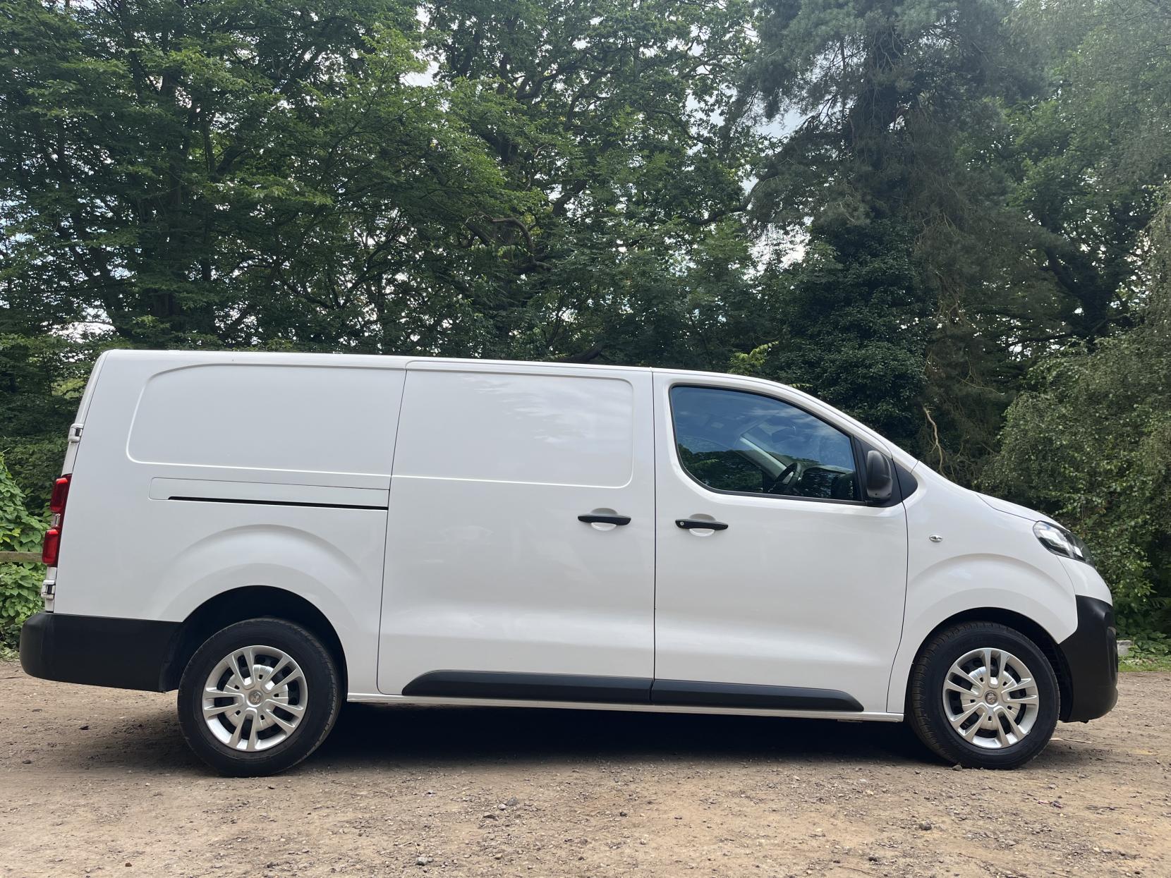 Vauxhall Vivaro 1.5 Turbo D 2900 Dynamic Panel Van 6dr Diesel Manual L2 H1 Euro 6 (s/s) (100 ps)