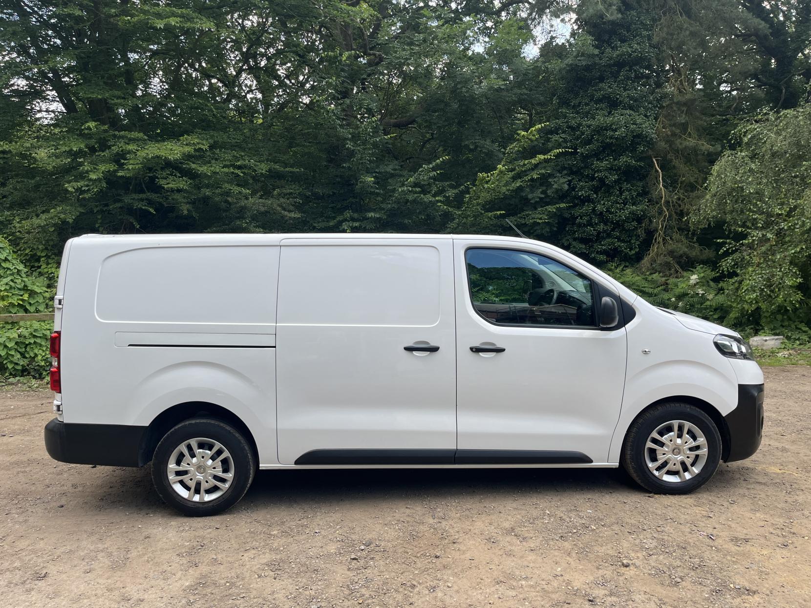 Vauxhall Vivaro 1.5 Turbo D 2900 Dynamic Panel Van 6dr Diesel Manual L2 H1 Euro 6 (s/s) (100 ps)