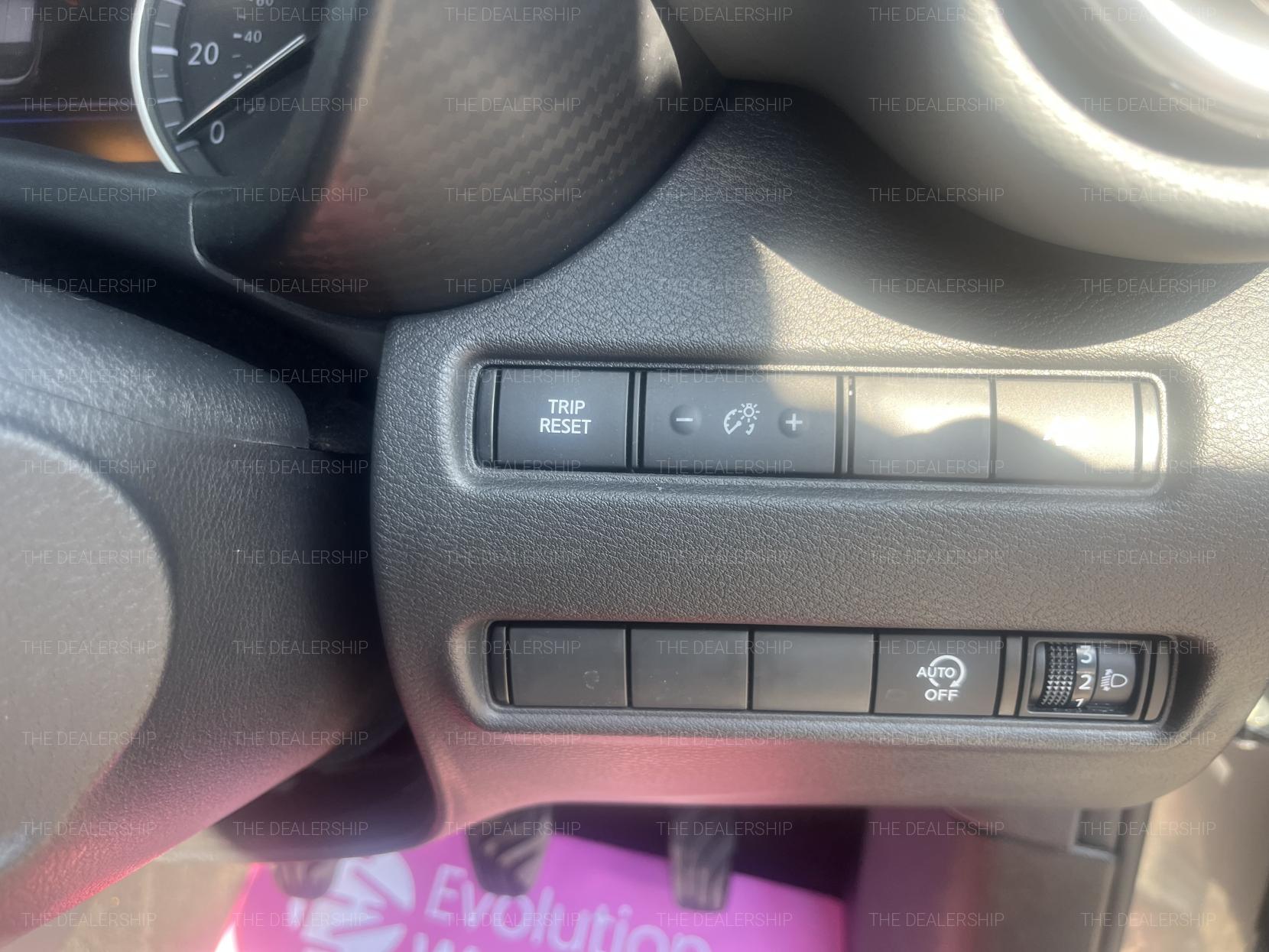Nissan Juke 1.0 DIG-T N-Connecta SUV 5dr Petrol Manual Euro 6 (s/s) (114 ps)