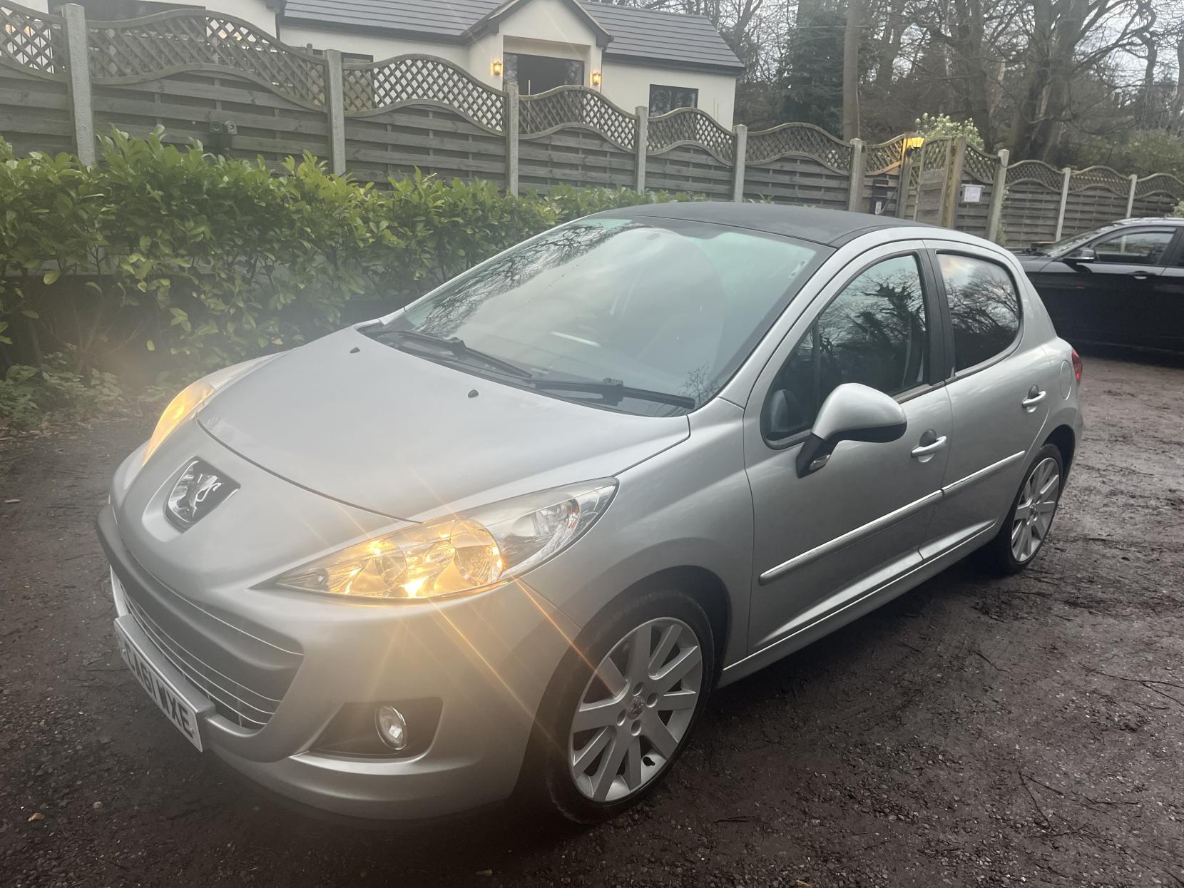 Peugeot 207 1.6 VTi Allure Hatchback 5dr Petrol Tiptronic Euro 5 (120 ps)