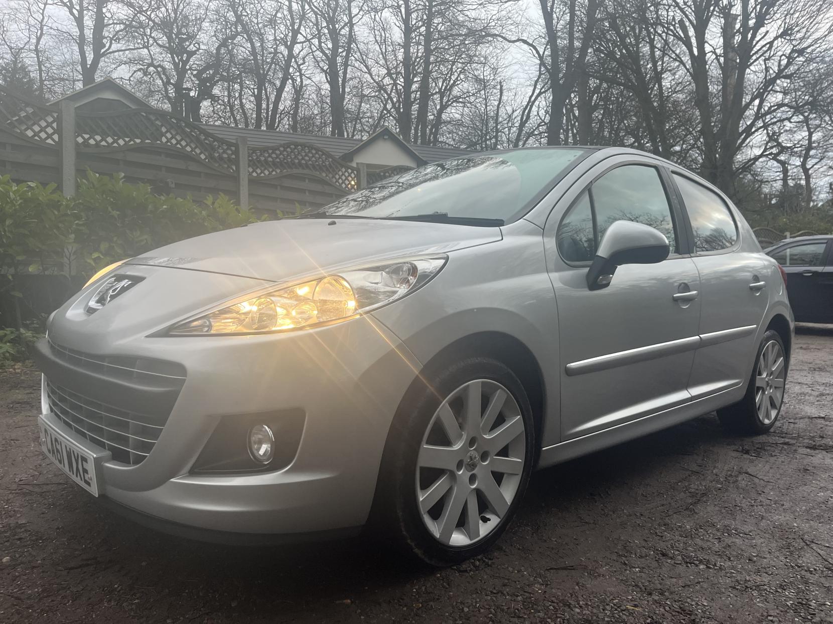 Peugeot 207 1.6 VTi Allure Hatchback 5dr Petrol Tiptronic Euro 5 (120 ps)