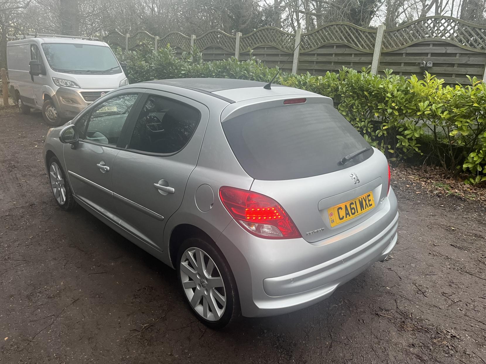 Peugeot 207 1.6 VTi Allure Hatchback 5dr Petrol Tiptronic Euro 5 (120 ps)