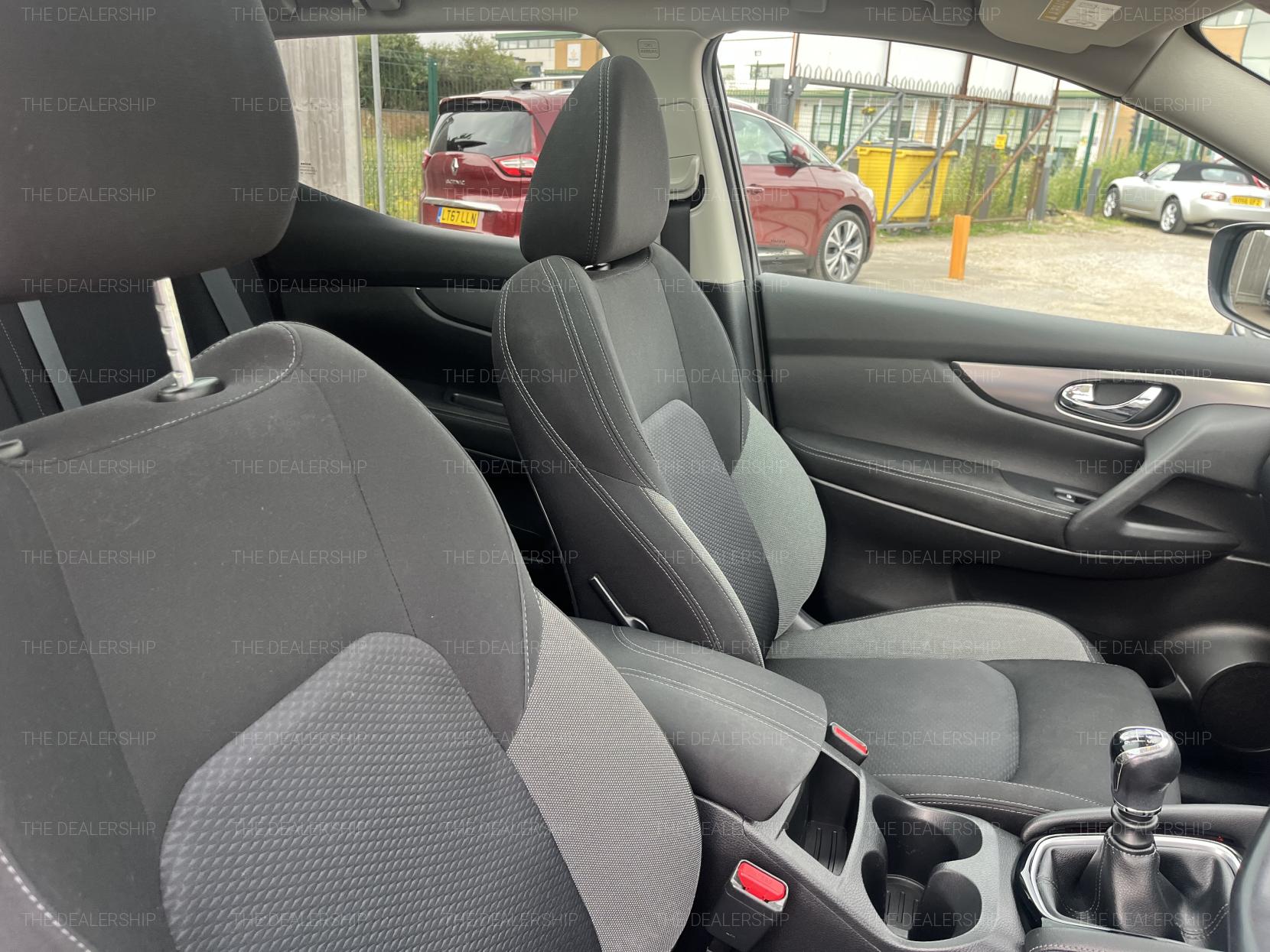 Nissan Qashqai 1.2 DIG-T N-Connecta SUV 5dr Petrol Manual Euro 6 (s/s) (115 ps)