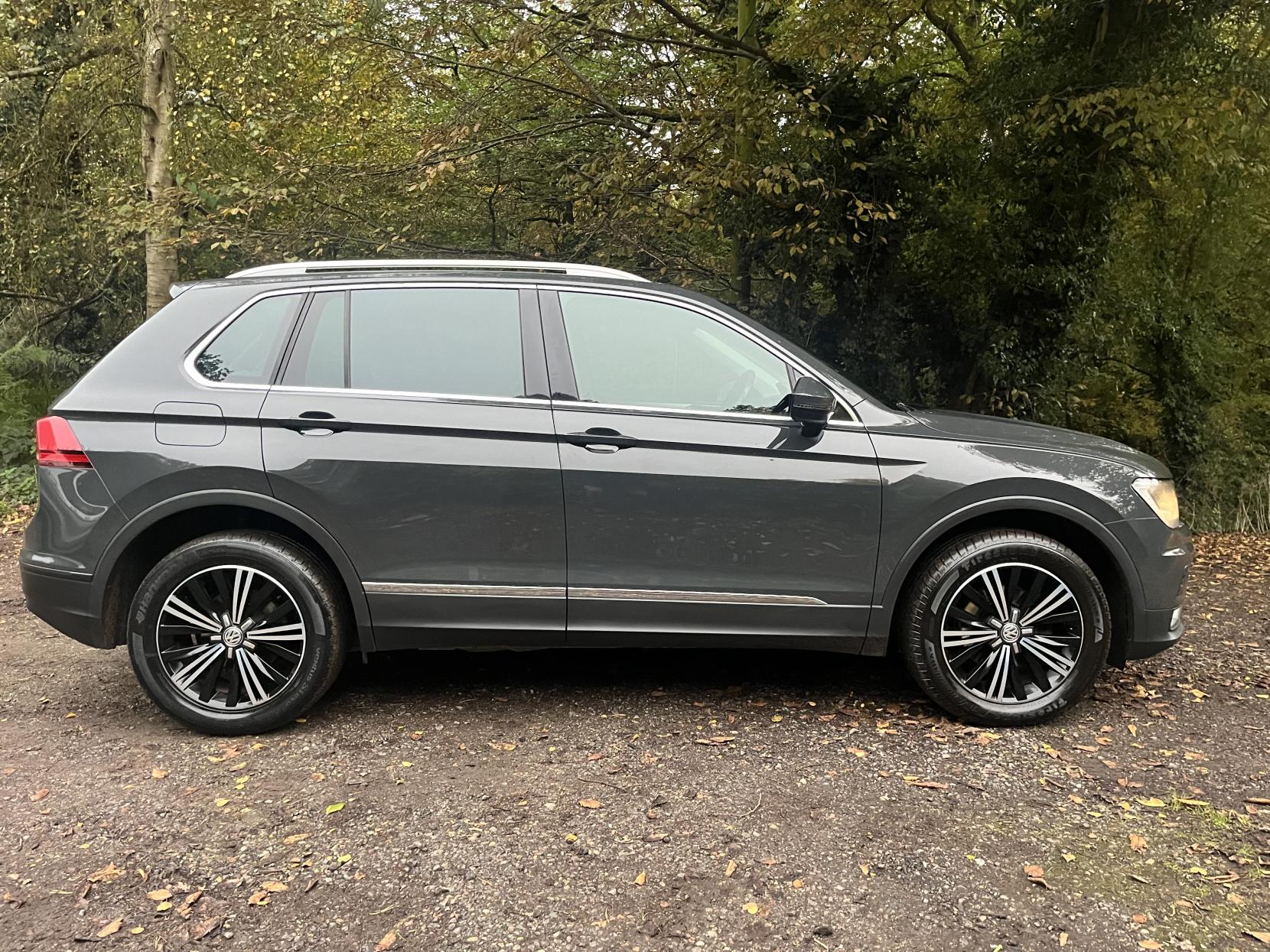 Volkswagen Tiguan 2.0 TDI BlueMotion Tech SE Navigation SUV 5dr Diesel Manual 4Motion Euro 6 (s/s) (150 ps)