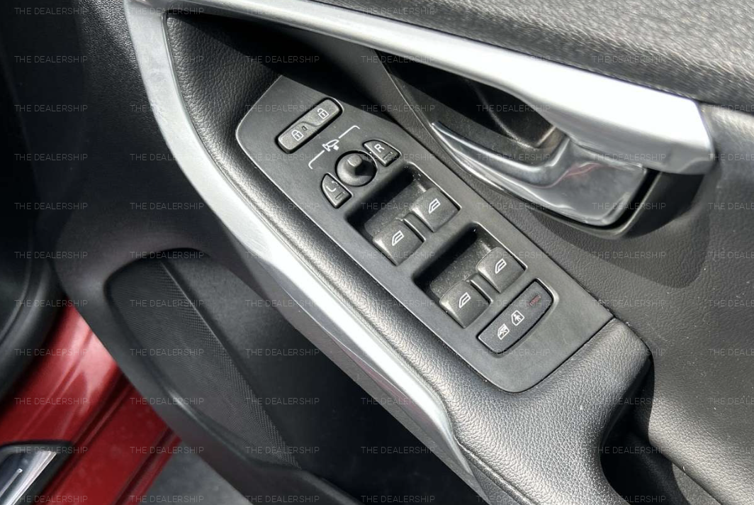 Volvo V40 2.0 D3 Inscription Hatchback 5dr Diesel Manual Euro 6 (s/s) (150 ps)