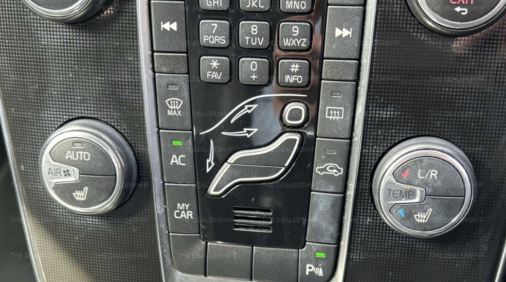 Volvo V40 2.0 D3 Inscription Hatchback 5dr Diesel Manual Euro 6 (s/s) (150 ps)