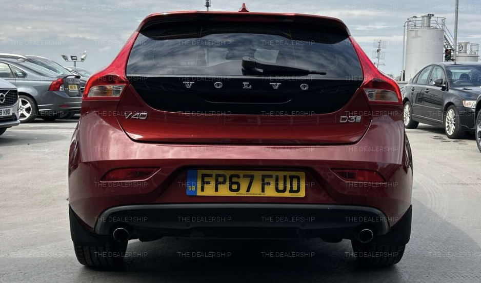 Volvo V40 2.0 D3 Inscription Hatchback 5dr Diesel Manual Euro 6 (s/s) (150 ps)