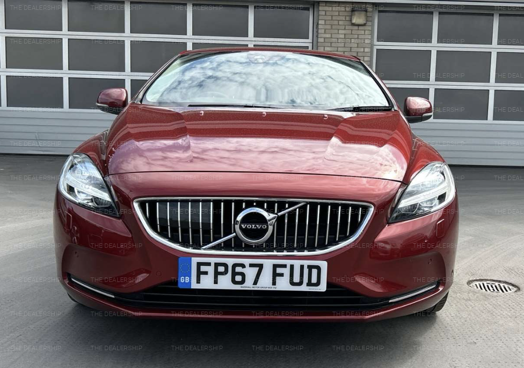 Volvo V40 2.0 D3 Inscription Hatchback 5dr Diesel Manual Euro 6 (s/s) (150 ps)