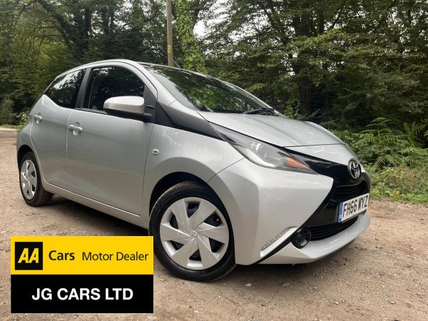 Toyota AYGO 1.0 VVT-i x-play Hatchback 5dr Petrol Manual Euro 6 (68 ps)