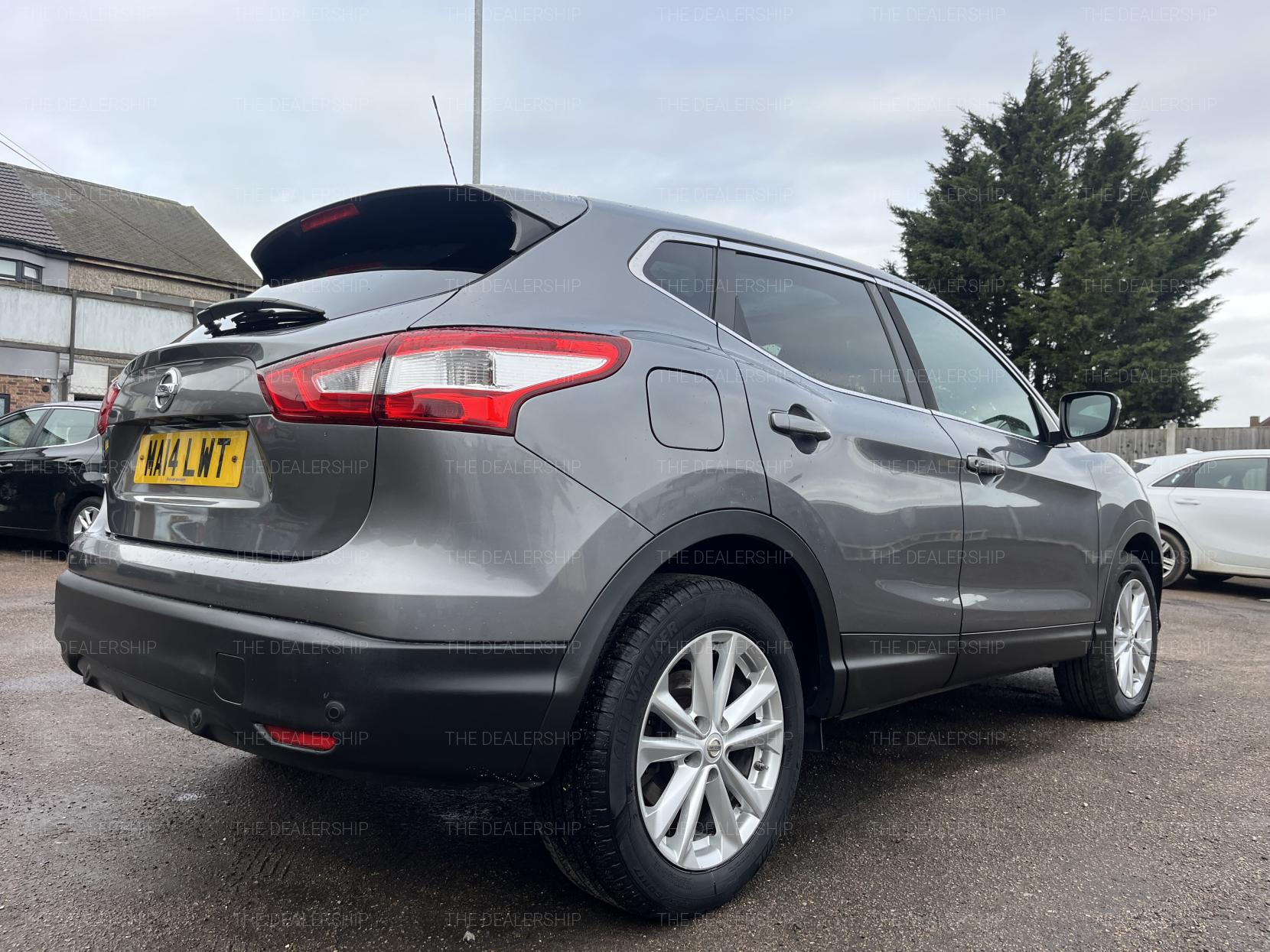 Nissan Qashqai 1.2 DIG-T Acenta Premium SUV 5dr Petrol Manual 2WD Euro 5 (s/s) (115 ps)