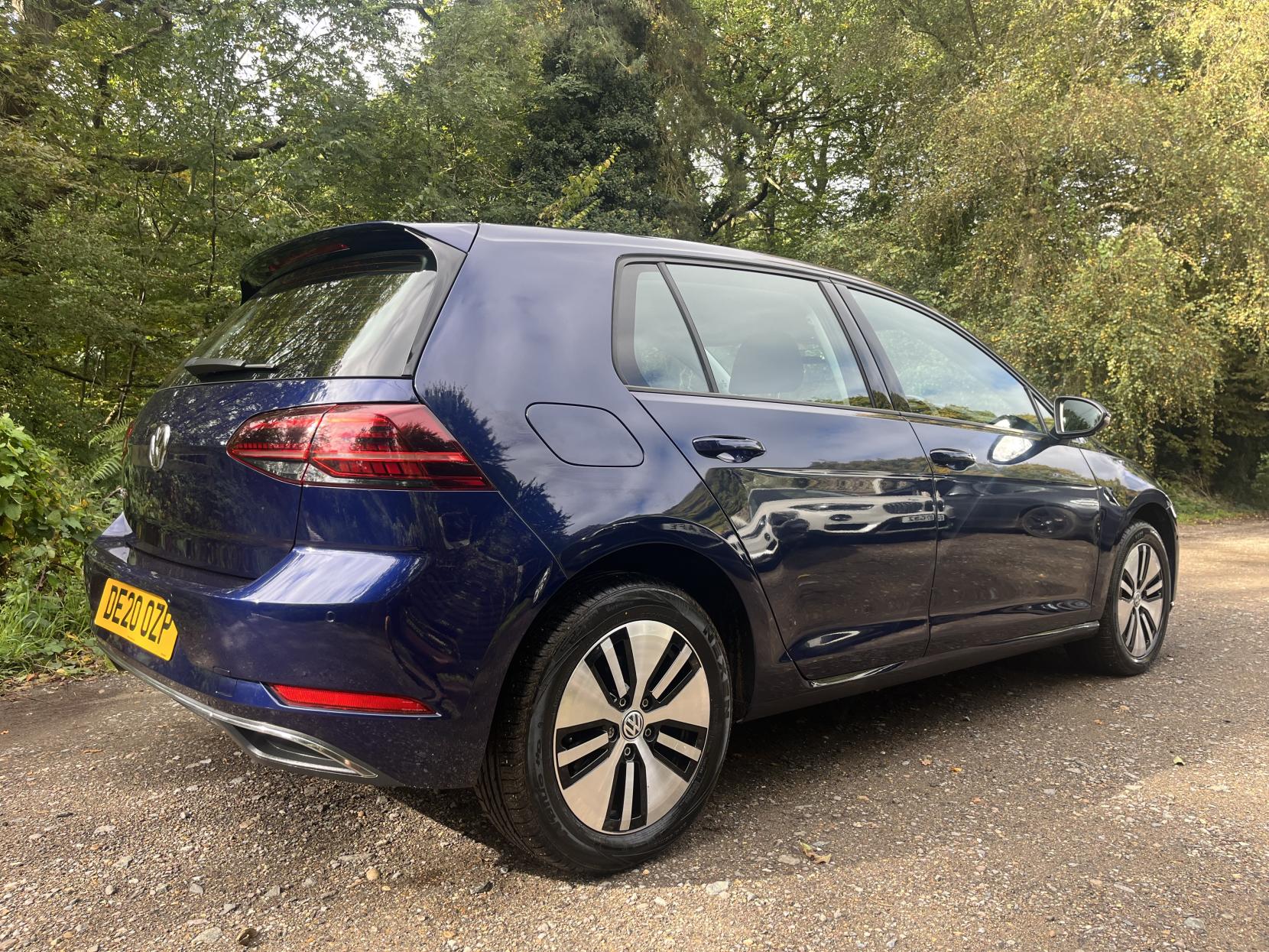 Volkswagen e-Golf 35.8kWh e-Golf Hatchback 5dr Electric Auto (136 ps)