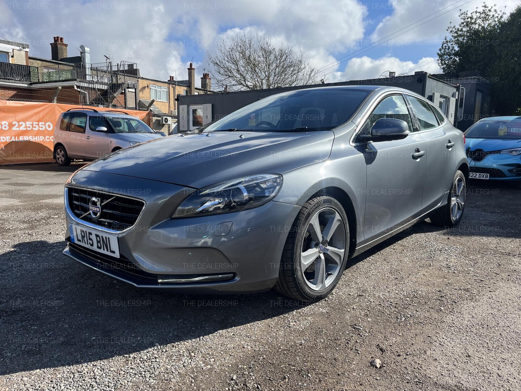 Volvo V40 1.6 D2 SE Lux Nav Hatchback 5dr Diesel Powershift Euro 5 (s/s) (115 ps)