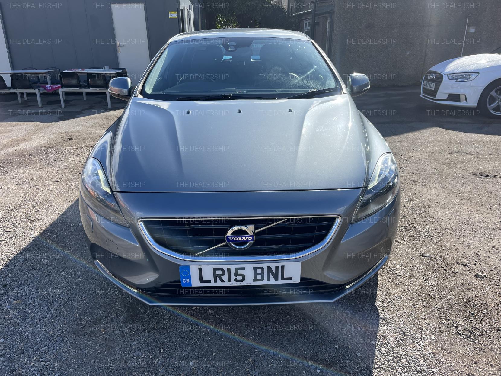 Volvo V40 1.6 D2 SE Lux Nav Hatchback 5dr Diesel Powershift Euro 5 (s/s) (115 ps)