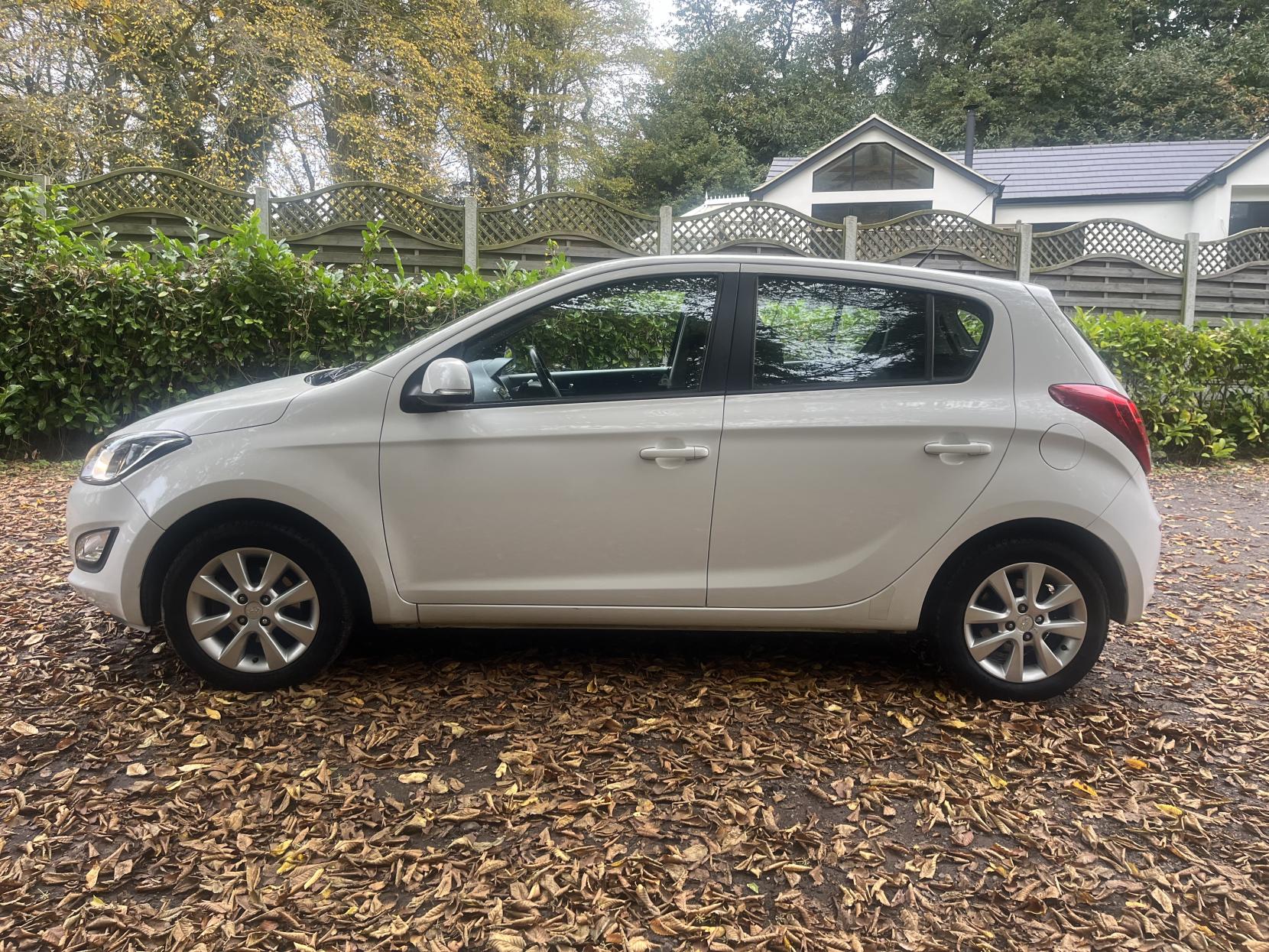 Hyundai i20 1.2 Active Hatchback 5dr Petrol Manual Euro 5 (85 bhp)