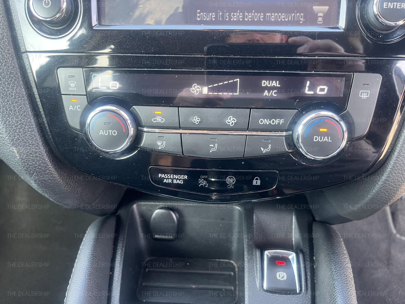 Nissan Qashqai 1.2 DIG-T N-Connecta SUV 5dr Petrol Manual 2WD Euro 6 (s/s) (115 ps)