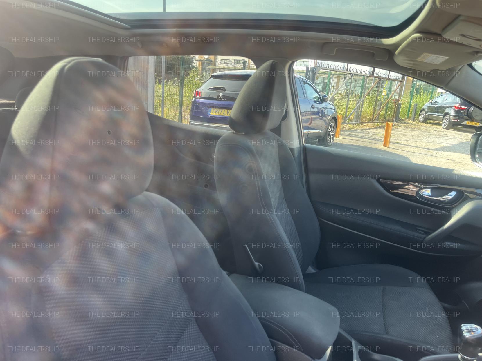 Nissan Qashqai 1.2 DIG-T N-Connecta SUV 5dr Petrol Manual 2WD Euro 6 (s/s) (115 ps)