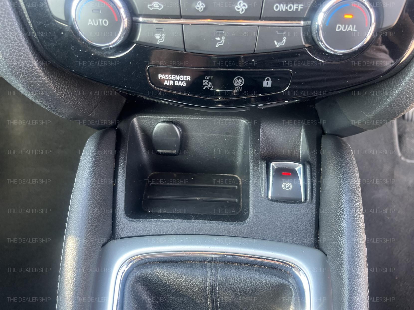 Nissan Qashqai 1.2 DIG-T N-Connecta SUV 5dr Petrol Manual 2WD Euro 6 (s/s) (115 ps)