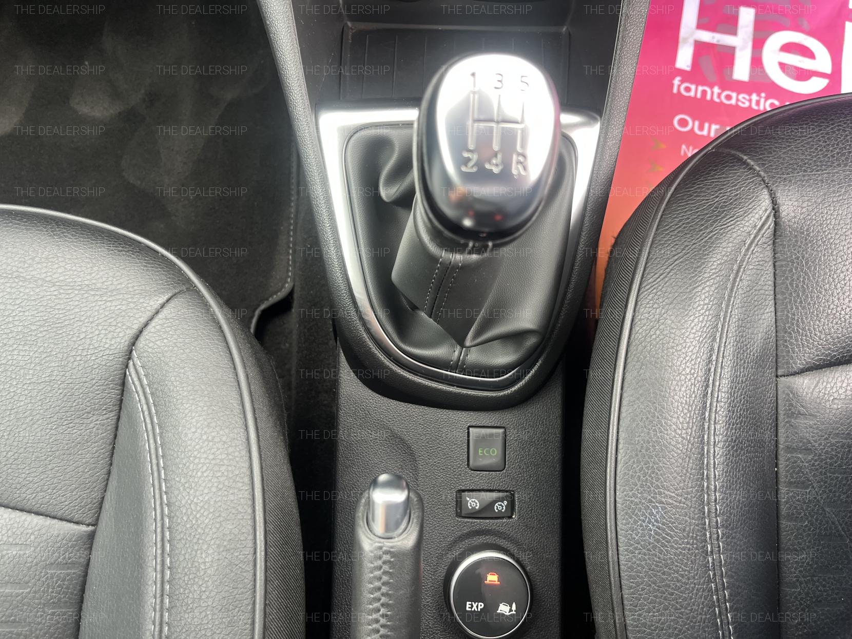 Renault Captur 0.9 TCe ENERGY Signature X Nav SUV 5dr Petrol Manual Euro 6 (s/s) (90 ps)