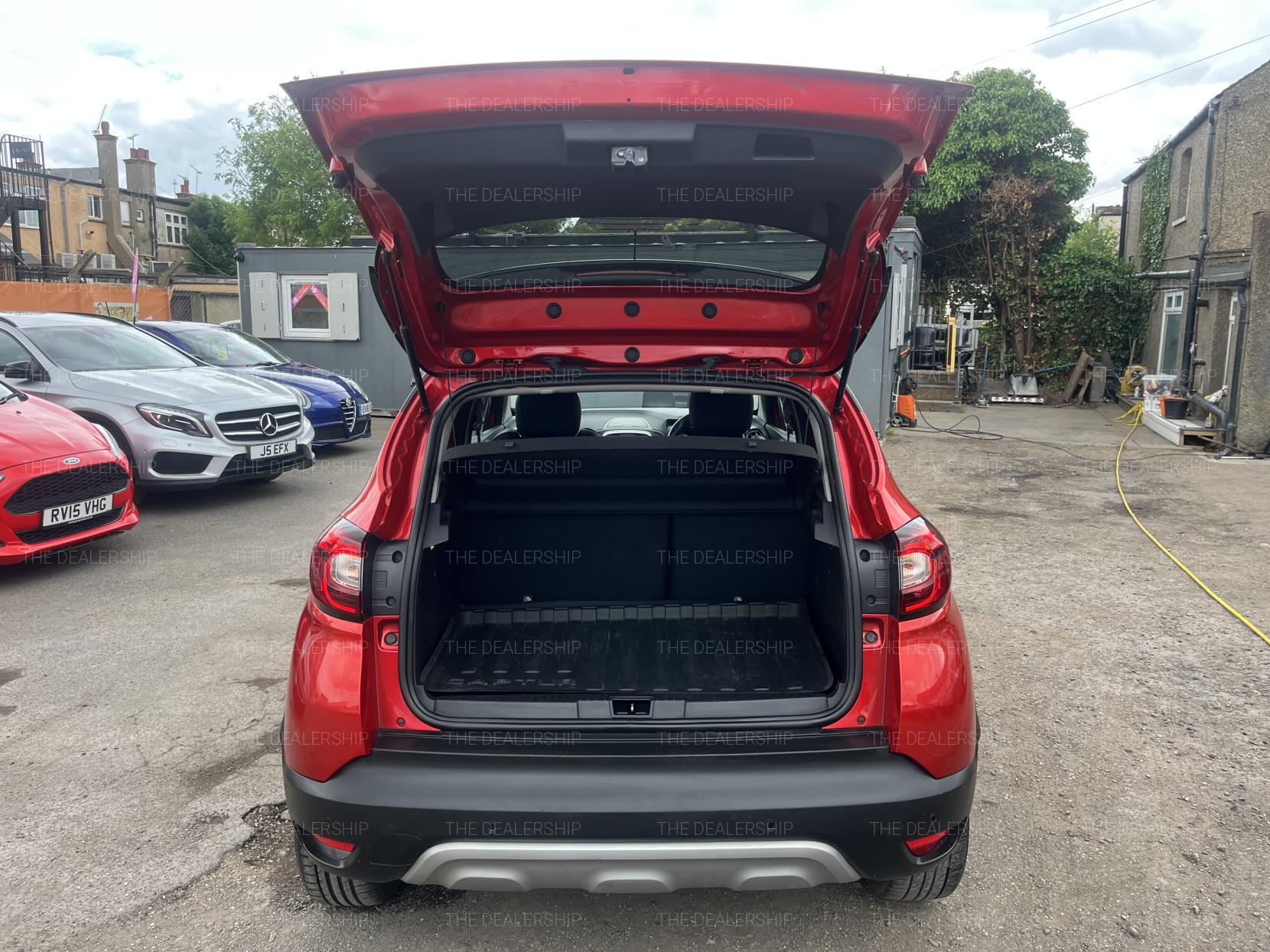 Renault Captur 0.9 TCe ENERGY Signature X Nav SUV 5dr Petrol Manual Euro 6 (s/s) (90 ps)