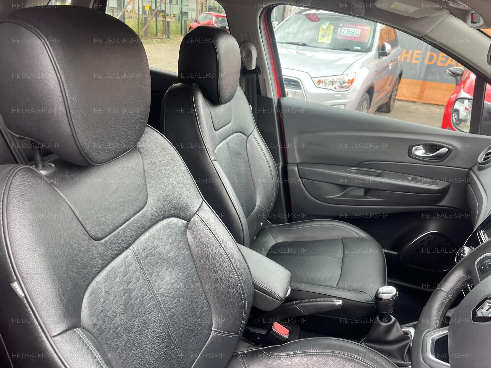 Renault Captur 0.9 TCe ENERGY Signature X Nav SUV 5dr Petrol Manual Euro 6 (s/s) (90 ps)