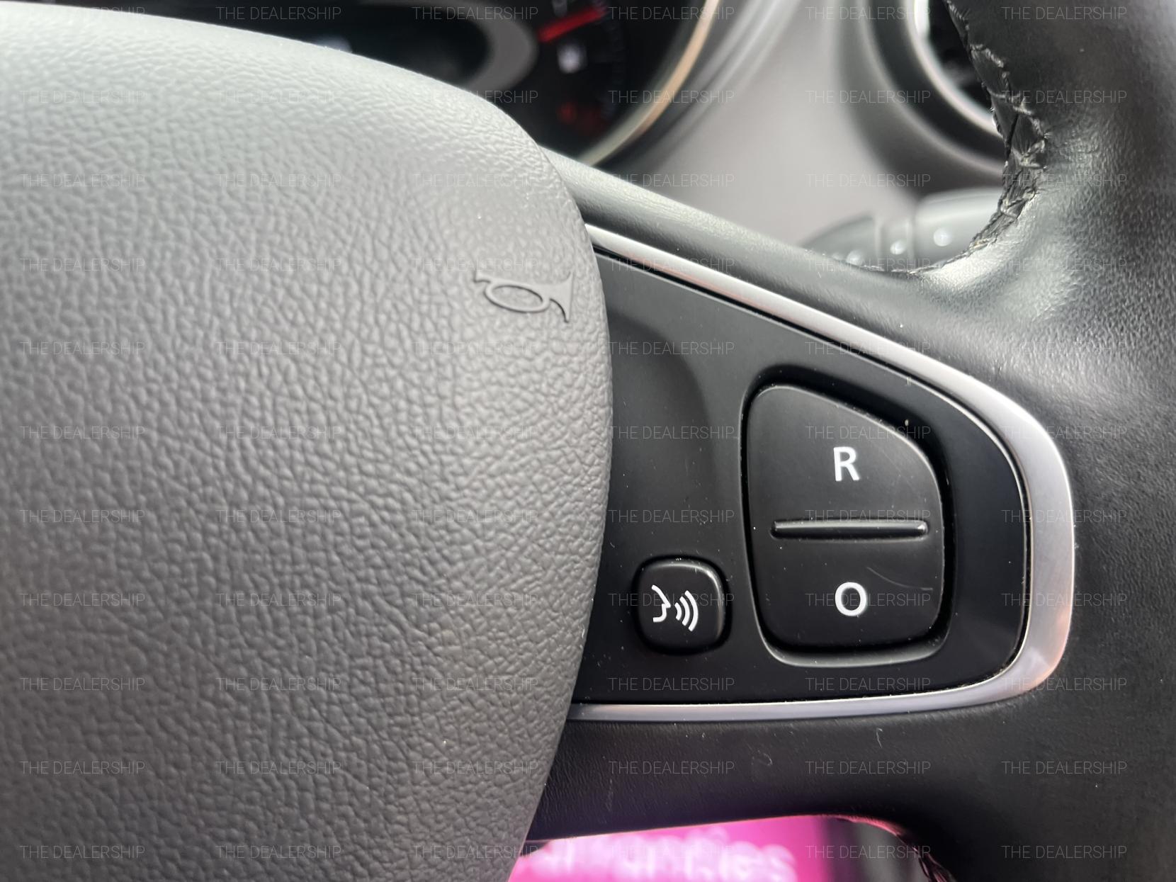 Renault Captur 0.9 TCe ENERGY Signature X Nav SUV 5dr Petrol Manual Euro 6 (s/s) (90 ps)